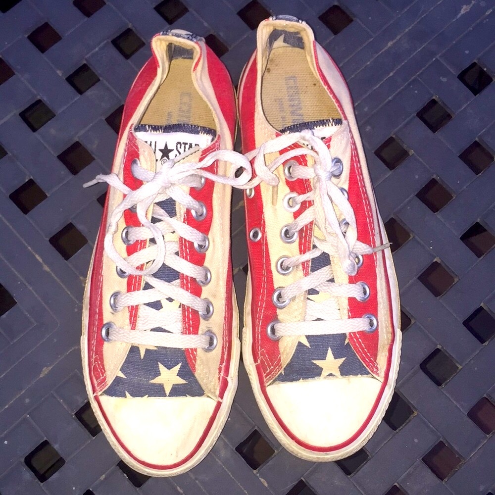 CONVERSE sz 7-7.5 stars & Stripes all stars